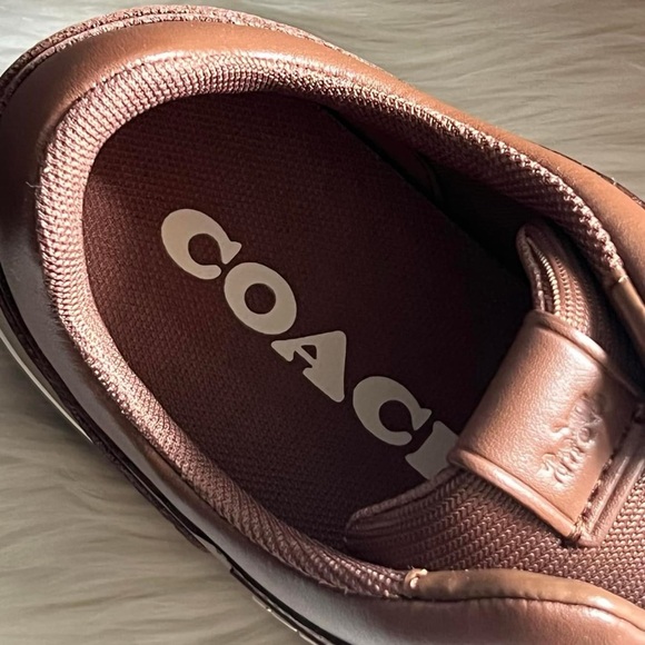 C201 - Coach Sneaker in Signature Canvas - Picture 9 of 14